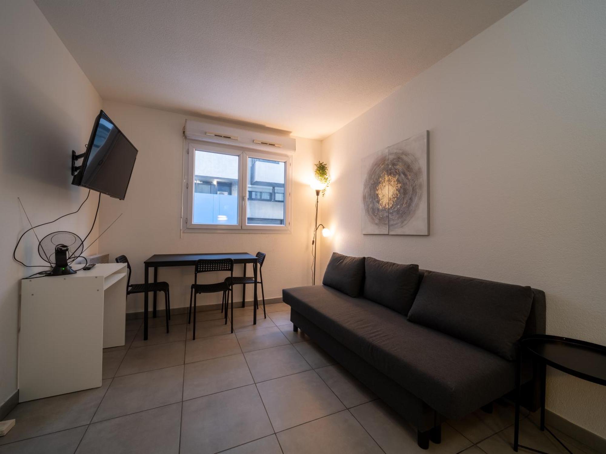 Appartement Tout Equipe A 6 Minutes De La Gare St Charles Marseille Exterior photo