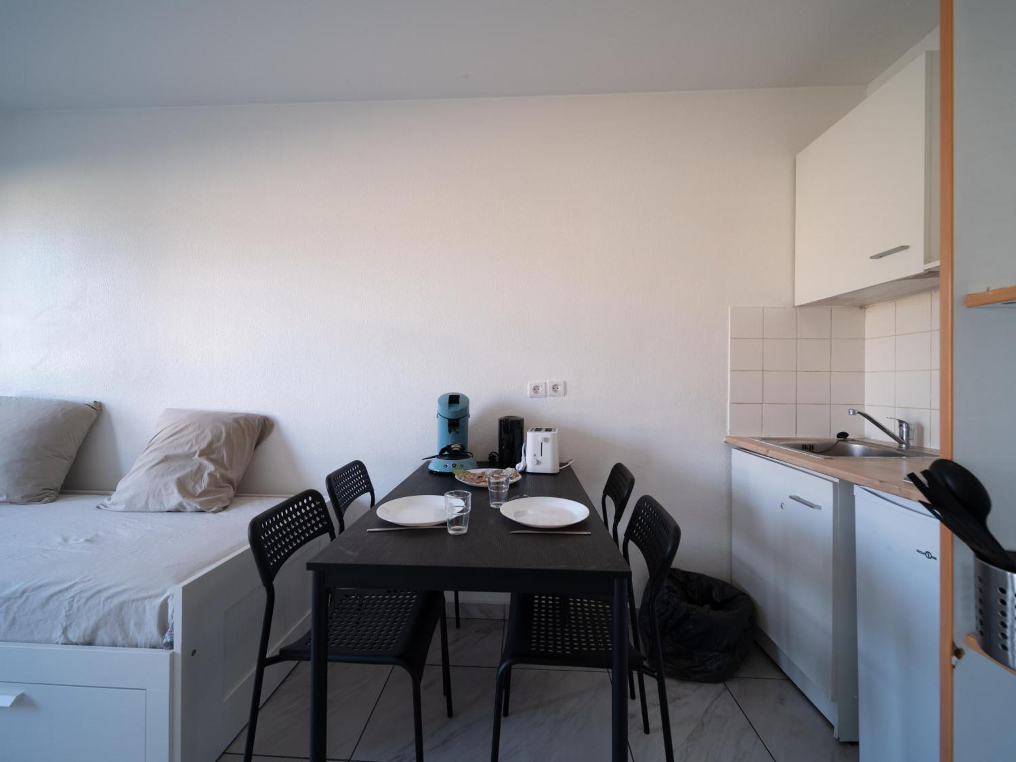 Appartement Tout Equipe A 6 Minutes De La Gare St Charles Marseille Exterior photo